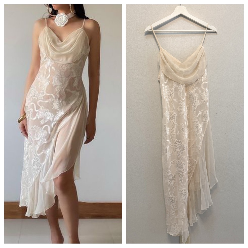 NWT Vintage 90’s Victoria’s Secret gold label ivory asymmetric ruffle negligee